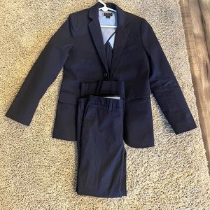 J crew Thompson boy suit size 8